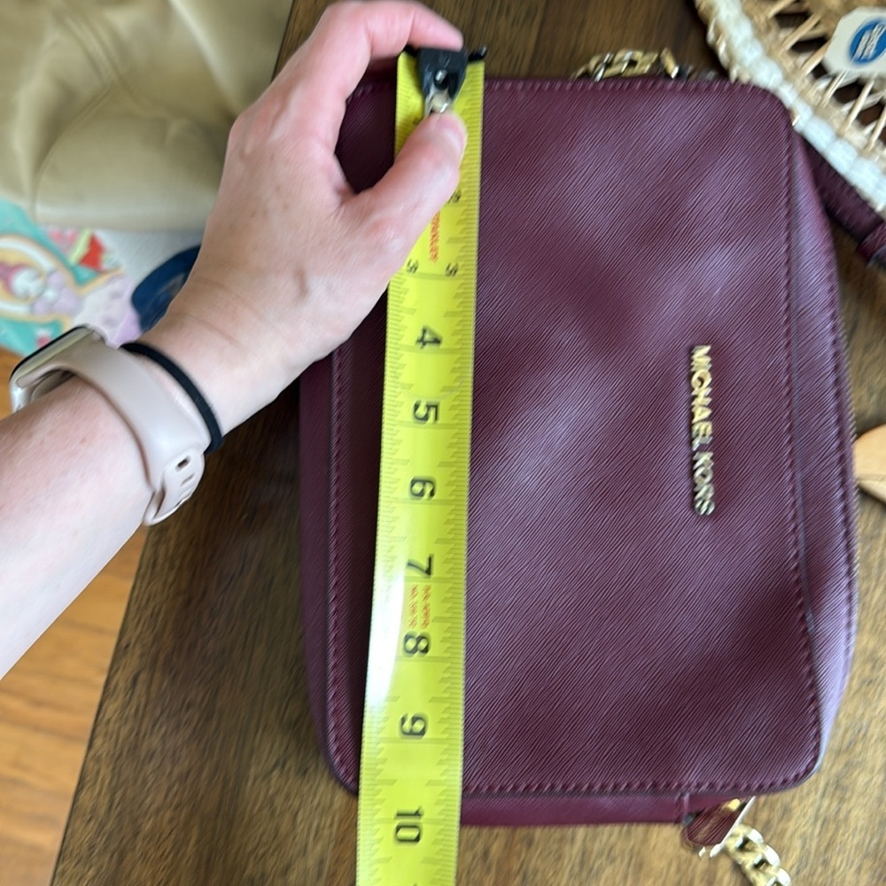 Michael Kors Red Crossbody Bag with gold chain detail - Picture 8 of 9